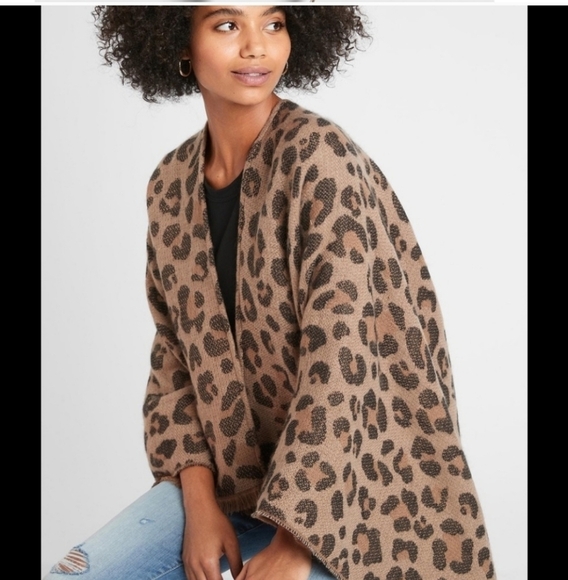 Banana Republic Reversible Cheetah Print Poncho OSFA - Picture 2 of 9